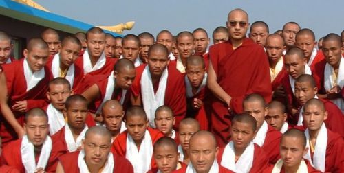 XVII. Karmapa und M&ouml;nche/Monks